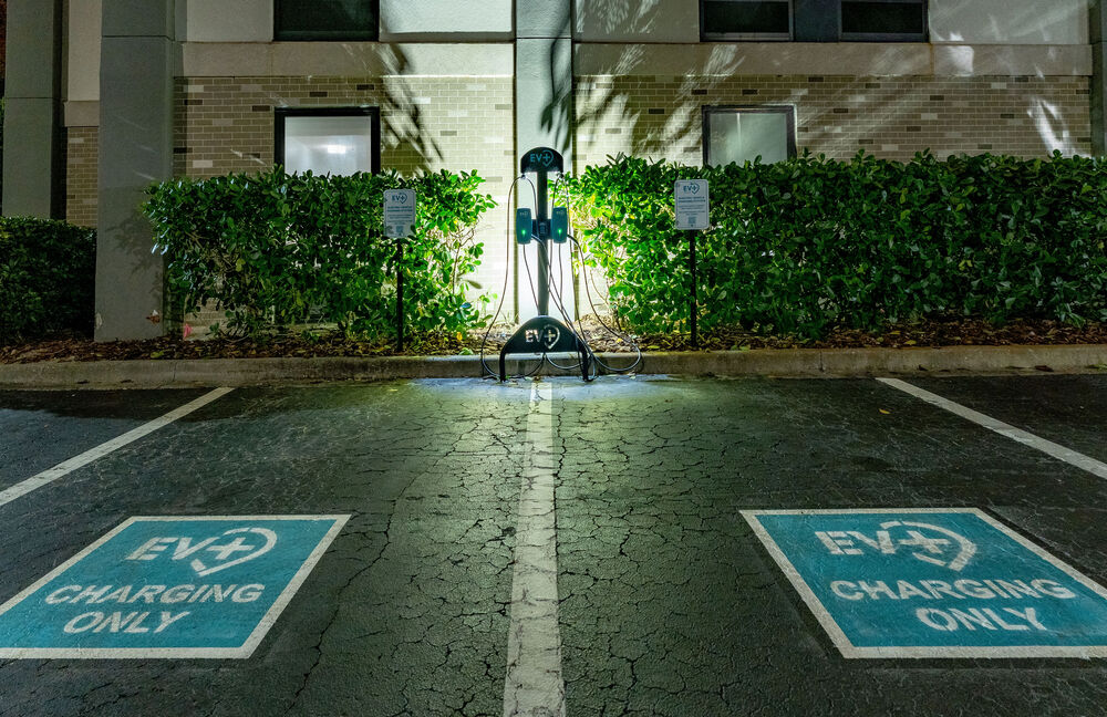 Level 2 Chargers for Commercial Properties: The Right Speed, No CapEx Required